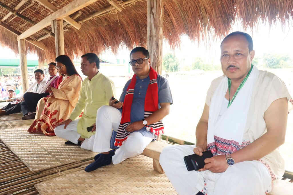 শিক্ষা মন্ত্ৰী ৰনুজ পেগু